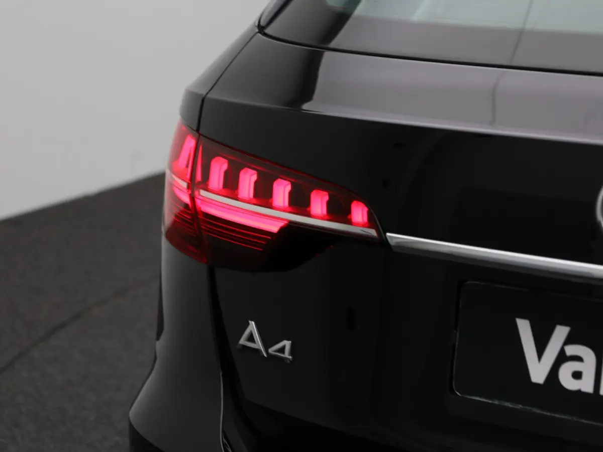 35 TFSI Business Edition | ACC | Achteruitrijcamera | Matrix LED | Lederen bekleding | Stoelverwarming | Virtual Cockpit |