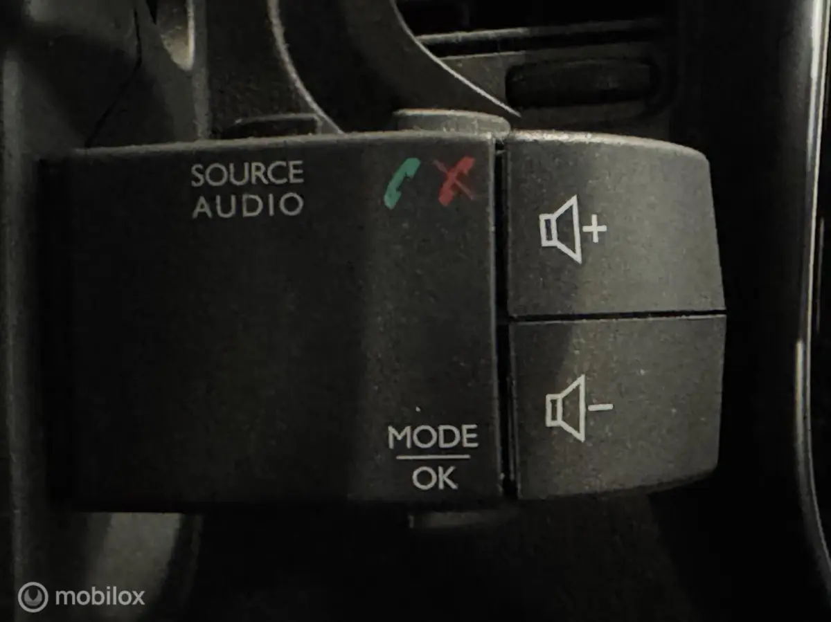 0.9 TCe Intens [ trekhaak camera climate cruise LED ]