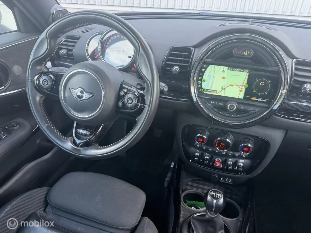 1.5 Cooper Chili Serious Business 2019 / Panodak / Carplay / Harman Kardon / Camera / Dealeronderhouden 1e eigenaar