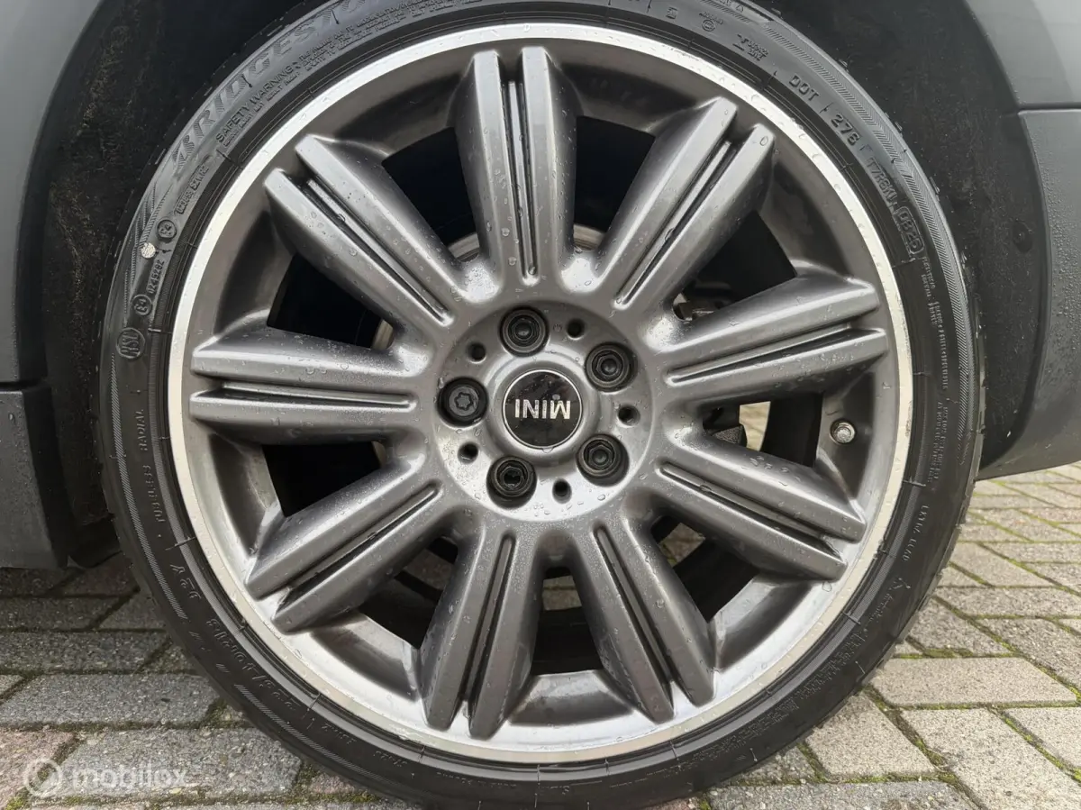 1.5 Cooper Chili Serious Business 2019 / Panodak / Carplay / Harman Kardon / Camera / Dealeronderhouden 1e eigenaar