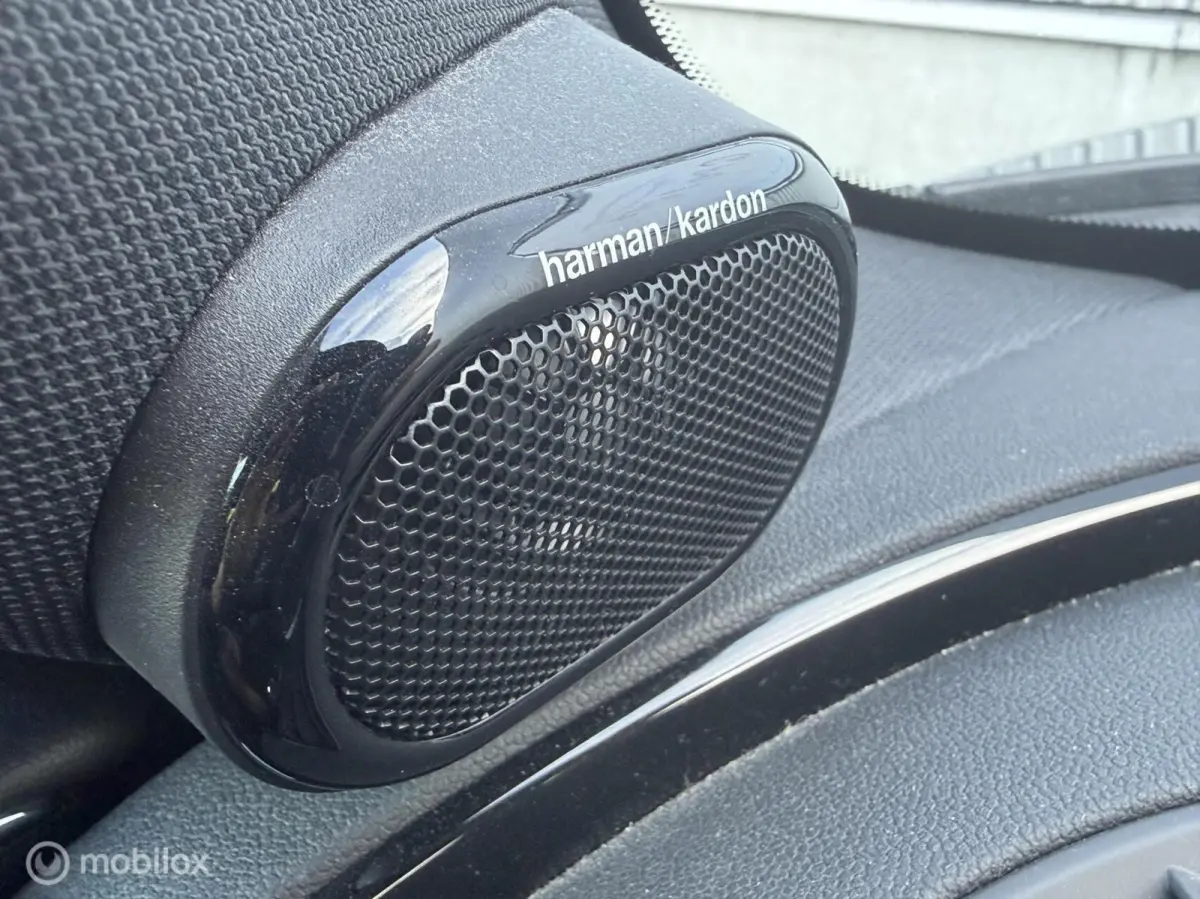 1.5 Cooper Chili Serious Business 2019 / Panodak / Carplay / Harman Kardon / Camera / Dealeronderhouden 1e eigenaar