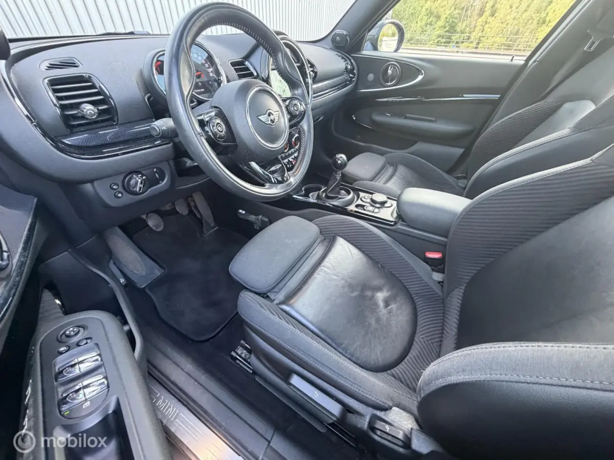 1.5 Cooper Chili Serious Business 2019 / Panodak / Carplay / Harman Kardon / Camera / Dealeronderhouden 1e eigenaar