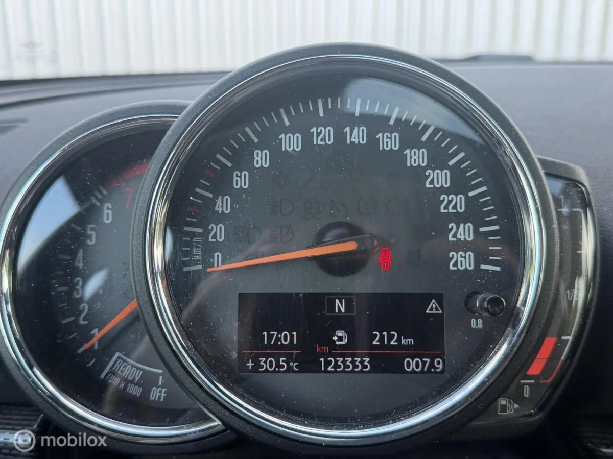 1.5 Cooper Chili Serious Business 2019 / Panodak / Carplay / Harman Kardon / Camera / Dealeronderhouden 1e eigenaar