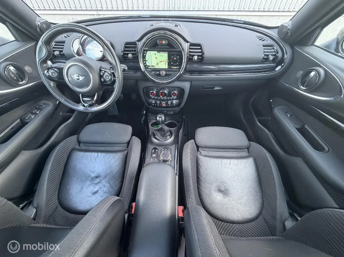 1.5 Cooper Chili Serious Business 2019 / Panodak / Carplay / Harman Kardon / Camera / Dealeronderhouden 1e eigenaar