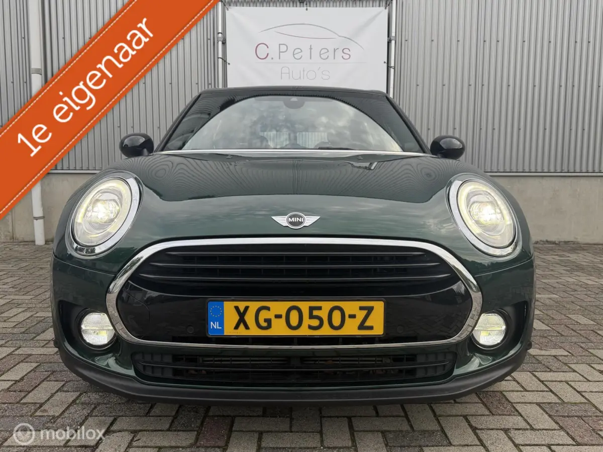 1.5 Cooper Chili Serious Business 2019 / Panodak / Carplay / Harman Kardon / Camera / Dealeronderhouden 1e eigenaar