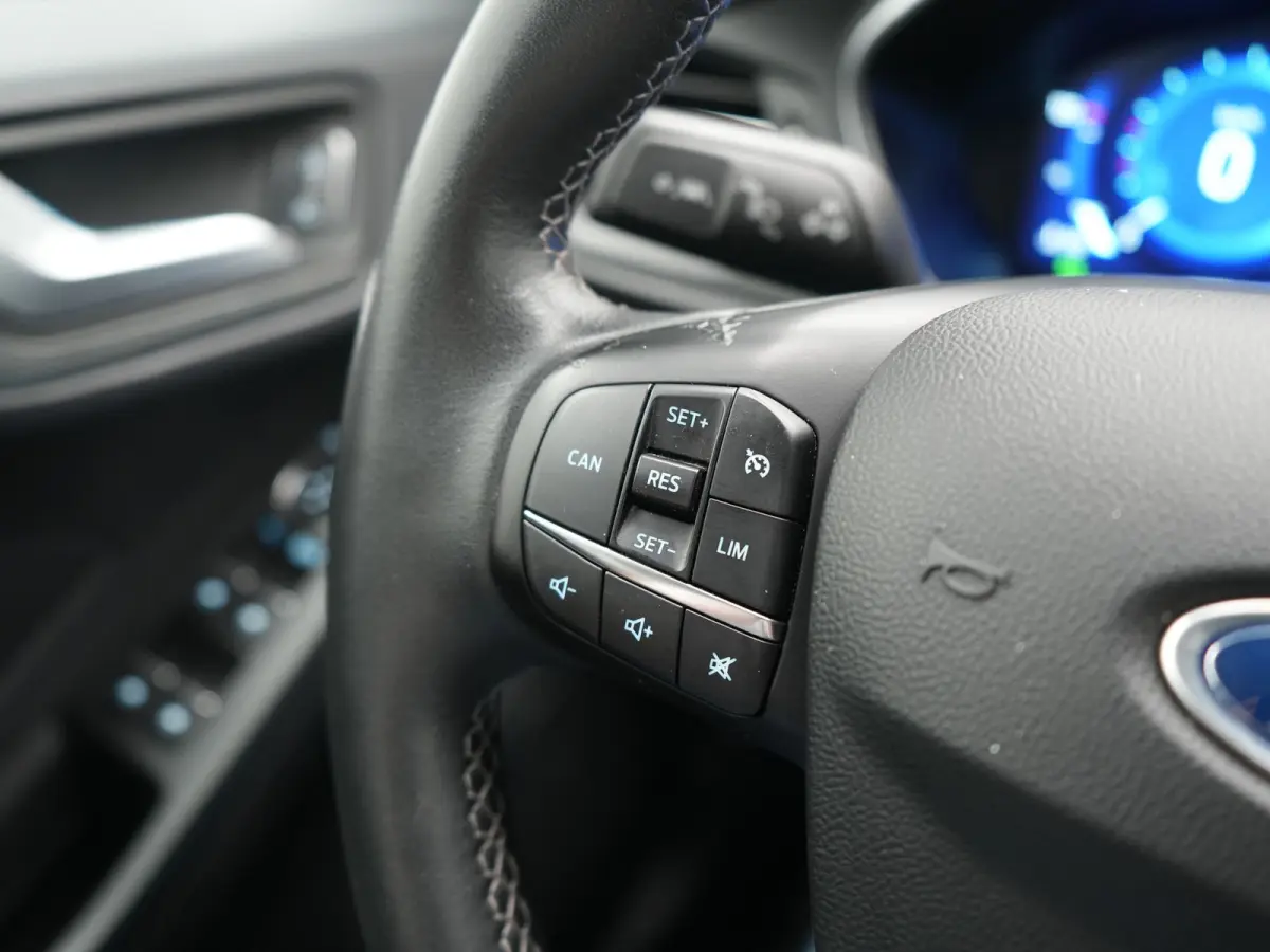 1.0 EcoBoost Hybrid Titanium Business 125pk | Camera | Apple Carplay | Keyless | Lane Assist | Elektrische Achterklep | Cruise Control | Virtual | Climate Control | Draadloze Telefoonlader |