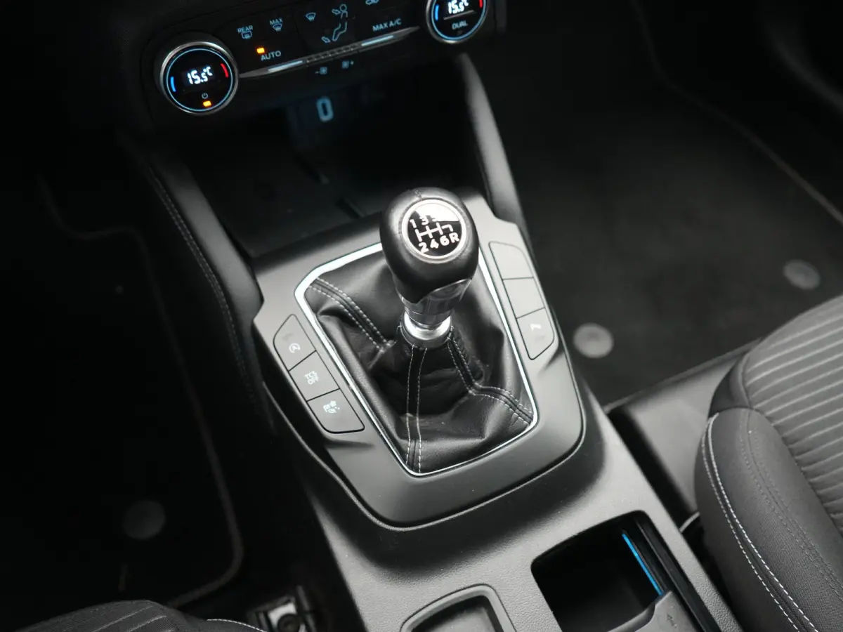 1.0 EcoBoost Hybrid Titanium Business 125pk | Camera | Apple Carplay | Keyless | Lane Assist | Elektrische Achterklep | Cruise Control | Virtual | Climate Control | Draadloze Telefoonlader |