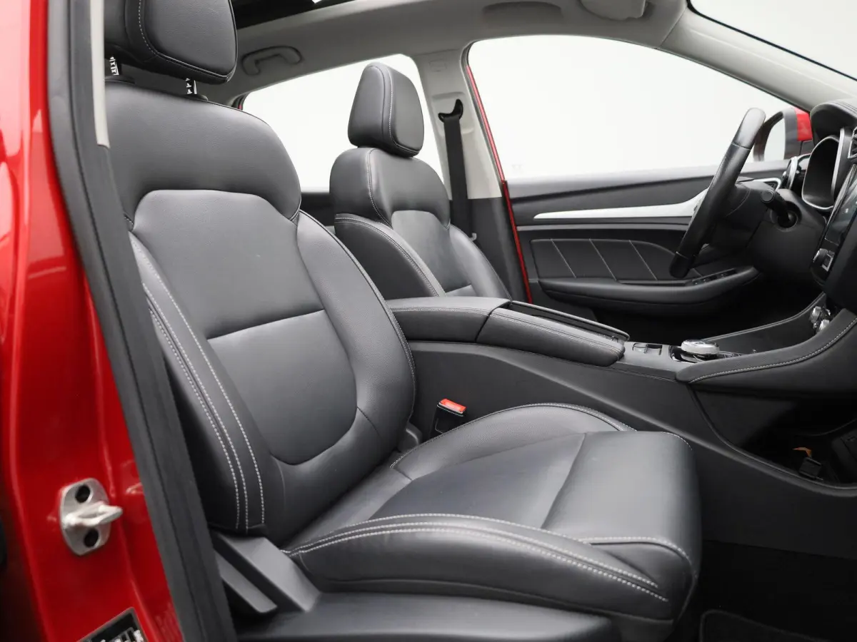 MG Luxury 45 kWh | PANO | ACC | Achteruitrijcamera | Stoelverwarming | Apple Carplay/Android Auto |