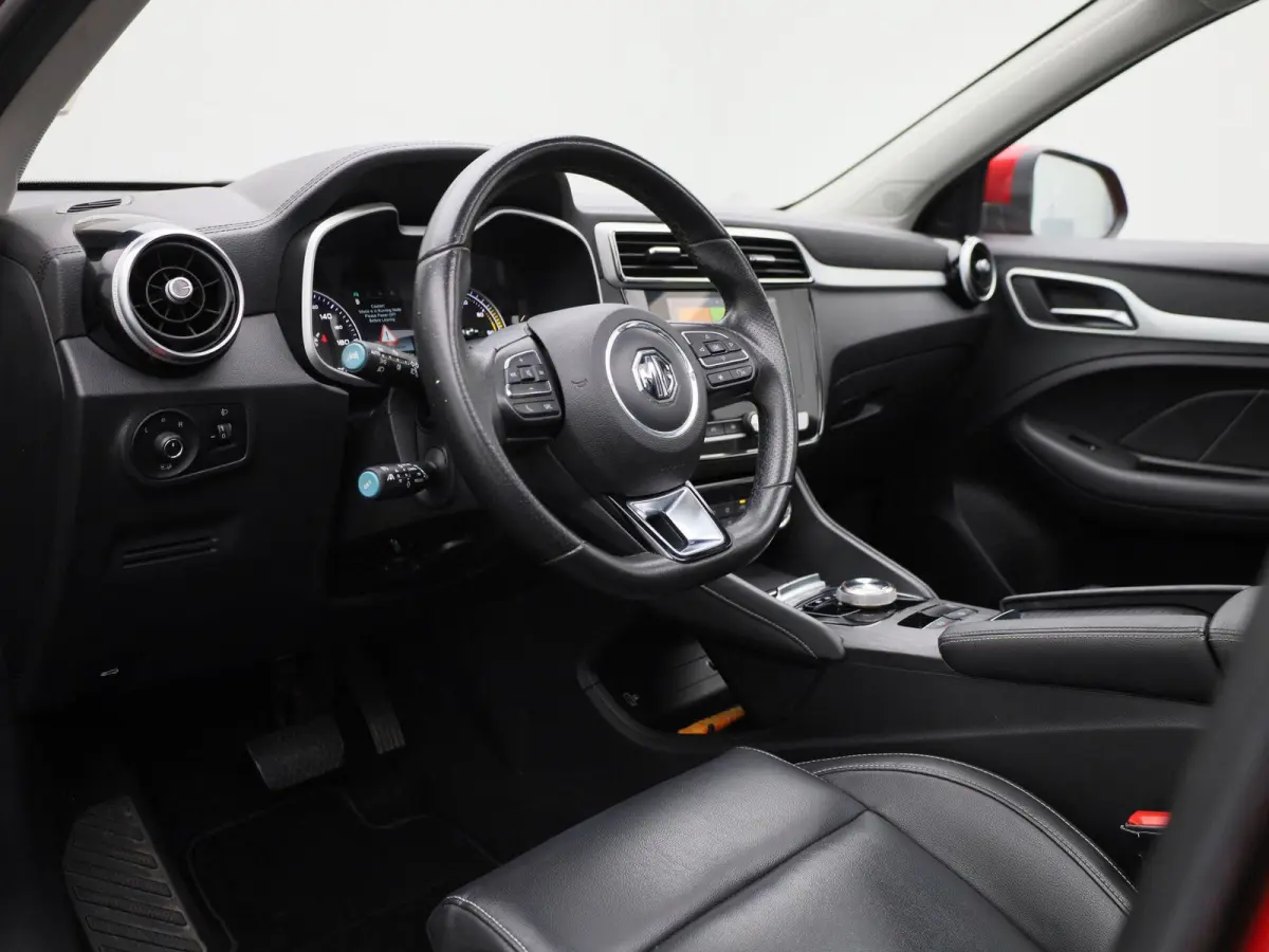 MG Luxury 45 kWh | PANO | ACC | Achteruitrijcamera | Stoelverwarming | Apple Carplay/Android Auto |
