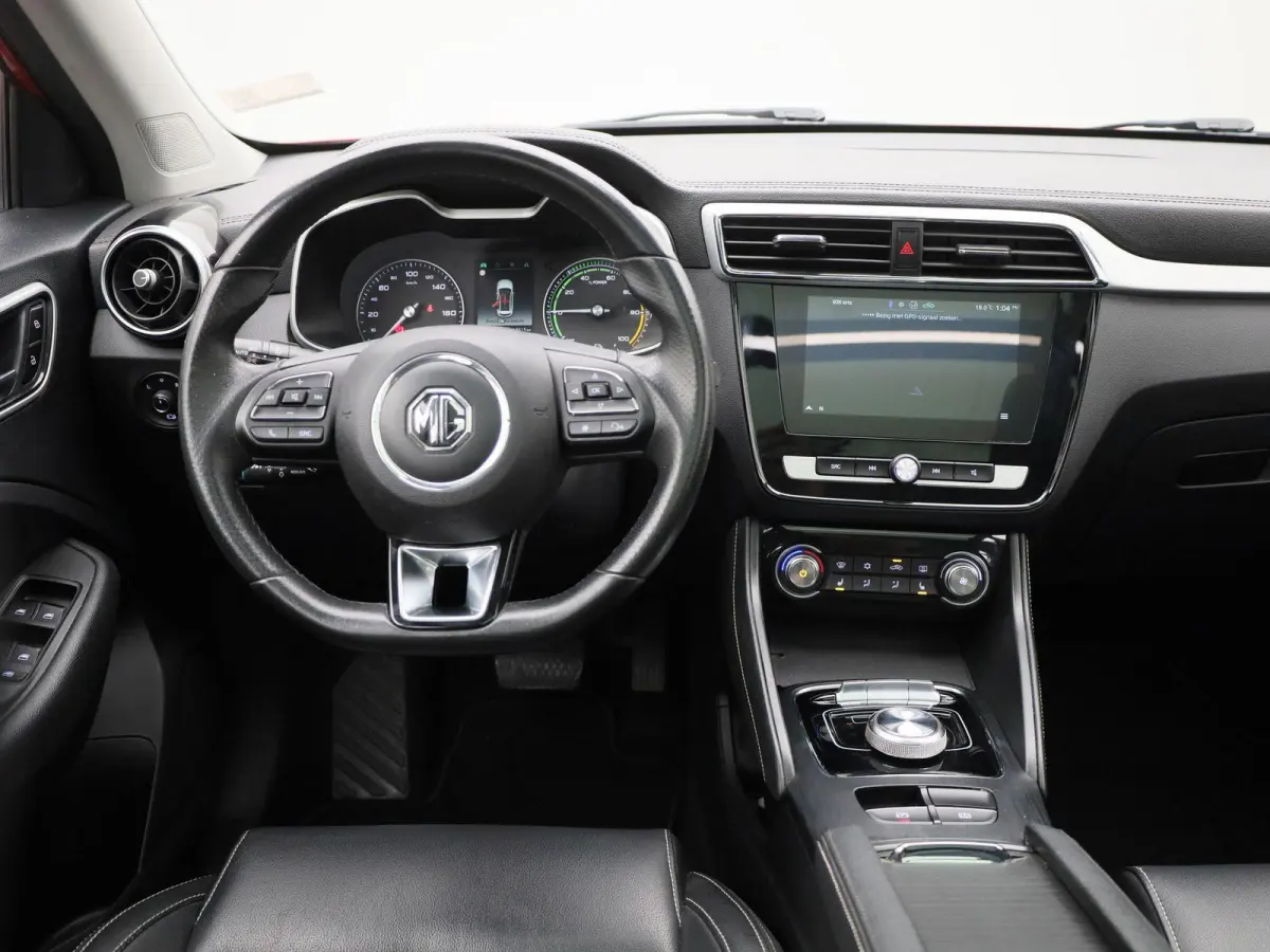 MG Luxury 45 kWh | PANO | ACC | Achteruitrijcamera | Stoelverwarming | Apple Carplay/Android Auto |