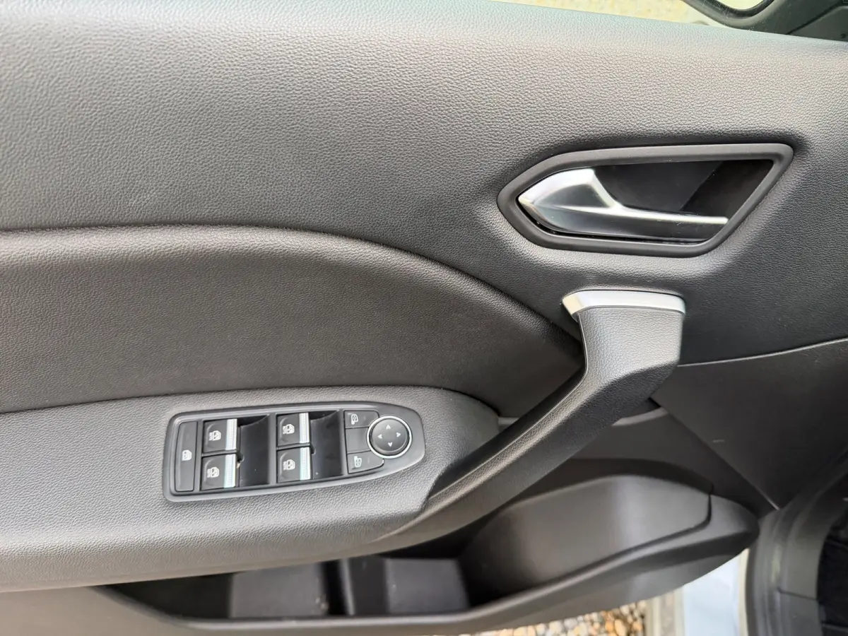 1.3 TCe 140 Zen AUTOMAAT.CRUISE.NAVI.DEALER-ONDN!