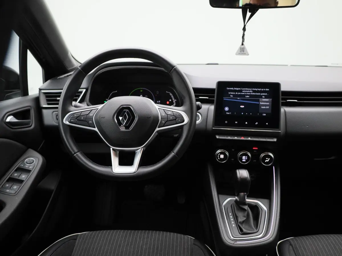 1.6 E-Tech Intens | Automaat | Achteruitrijcamera | Cruise Control | Keyless | Apple Carplay/Android Auto | Virtual Cockpit |