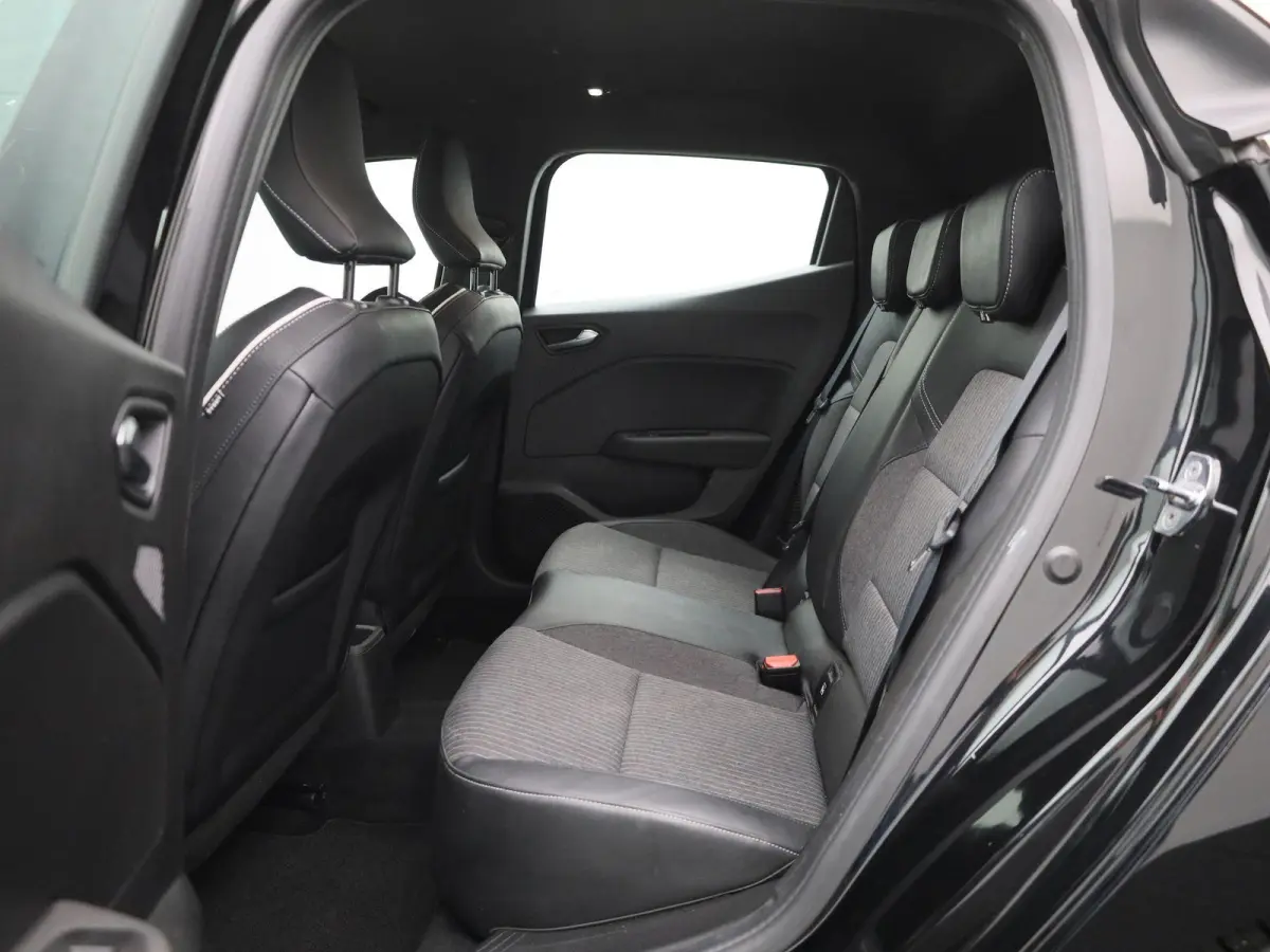 1.6 E-Tech Intens | Automaat | Achteruitrijcamera | Cruise Control | Keyless | Apple Carplay/Android Auto | Virtual Cockpit |