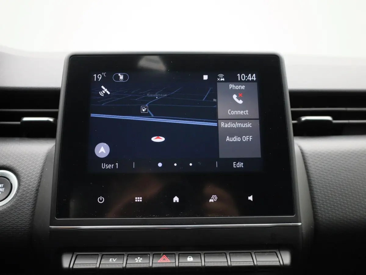 1.6 E-Tech Intens | Automaat | Achteruitrijcamera | Cruise Control | Keyless | Apple Carplay/Android Auto | Virtual Cockpit |