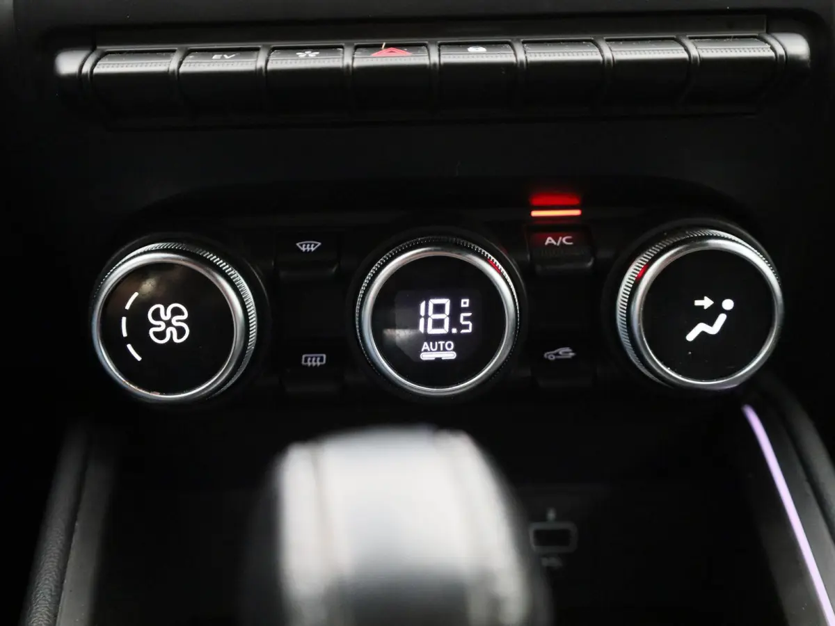 1.6 E-Tech Intens | Automaat | Achteruitrijcamera | Cruise Control | Keyless | Apple Carplay/Android Auto | Virtual Cockpit |