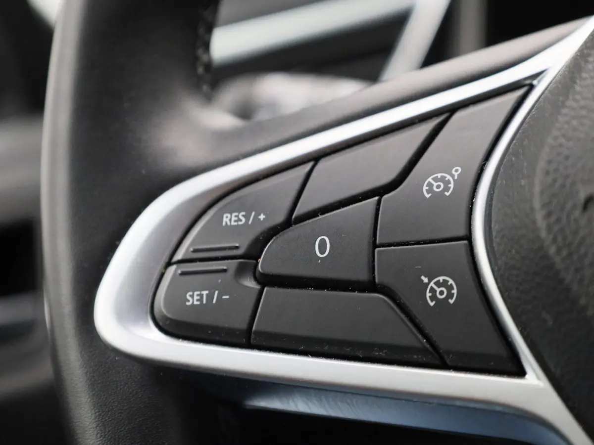 1.6 E-Tech Intens | Automaat | Achteruitrijcamera | Cruise Control | Keyless | Apple Carplay/Android Auto | Virtual Cockpit |
