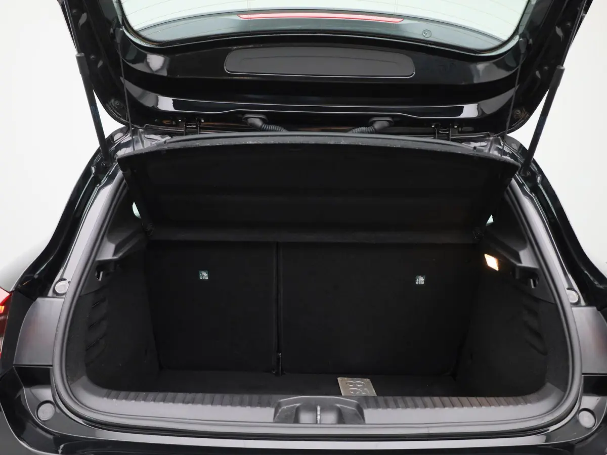 1.6 E-Tech Intens | Automaat | Achteruitrijcamera | Cruise Control | Keyless | Apple Carplay/Android Auto | Virtual Cockpit |