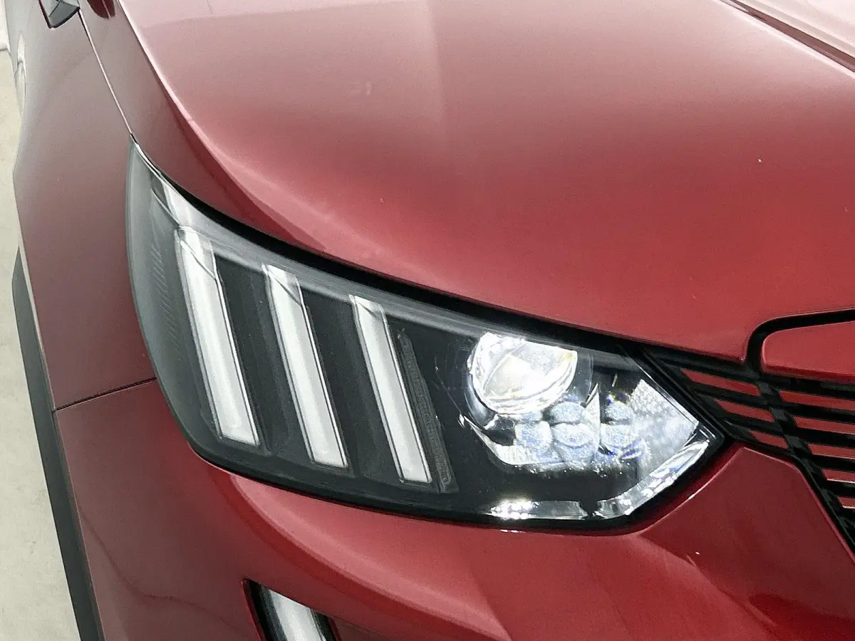 EV 136pk GT Pack 50 kWh Automaat | Schuif-/kanteldak | Trekhaak | Navigatie | Adaptieve Cruise Control | Camera | Stoelverwarming | Dodehoekdetectie | LED | 18"LMV |