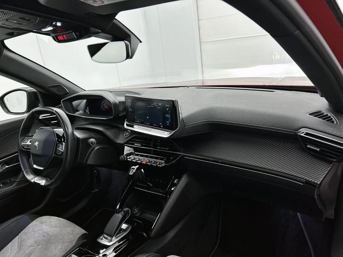 EV 136pk GT Pack 50 kWh Automaat | Schuif-/kanteldak | Trekhaak | Navigatie | Adaptieve Cruise Control | Camera | Stoelverwarming | Dodehoekdetectie | LED | 18"LMV |