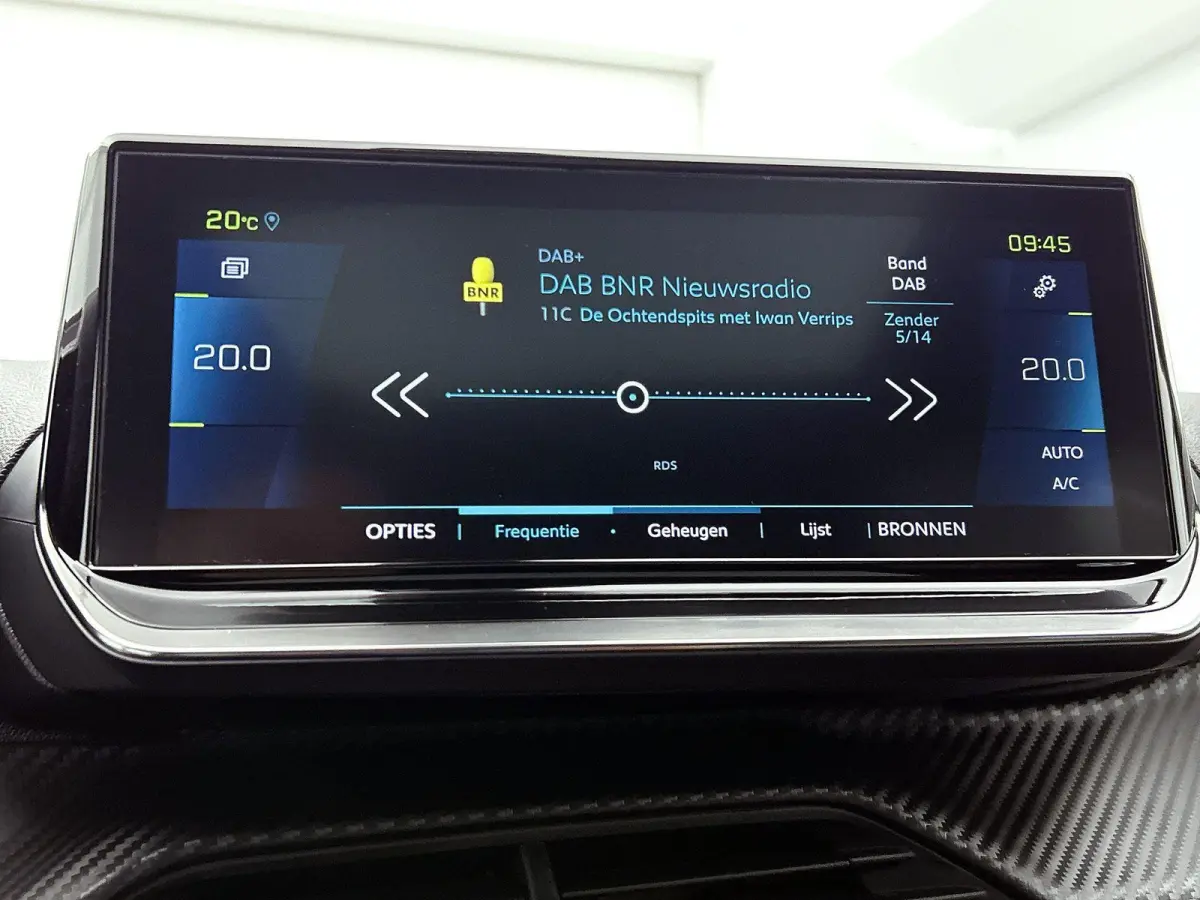 EV 136pk GT Pack 50 kWh Automaat | Schuif-/kanteldak | Trekhaak | Navigatie | Adaptieve Cruise Control | Camera | Stoelverwarming | Dodehoekdetectie | LED | 18"LMV |