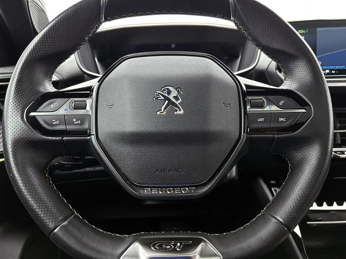 EV 136pk GT Pack 50 kWh Automaat | Schuif-/kanteldak | Trekhaak | Navigatie | Adaptieve Cruise Control | Camera | Stoelverwarming | Dodehoekdetectie | LED | 18"LMV |