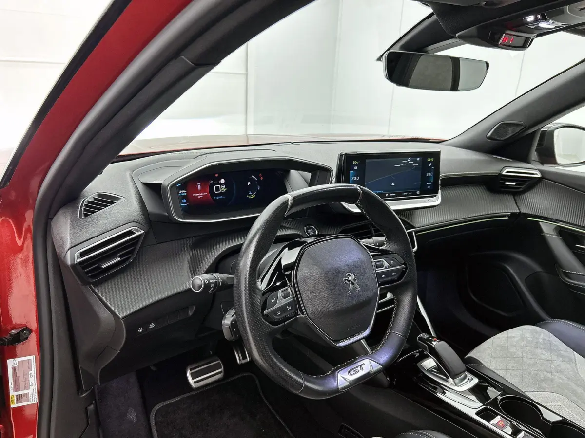 EV 136pk GT Pack 50 kWh Automaat | Schuif-/kanteldak | Trekhaak | Navigatie | Adaptieve Cruise Control | Camera | Stoelverwarming | Dodehoekdetectie | LED | 18"LMV |
