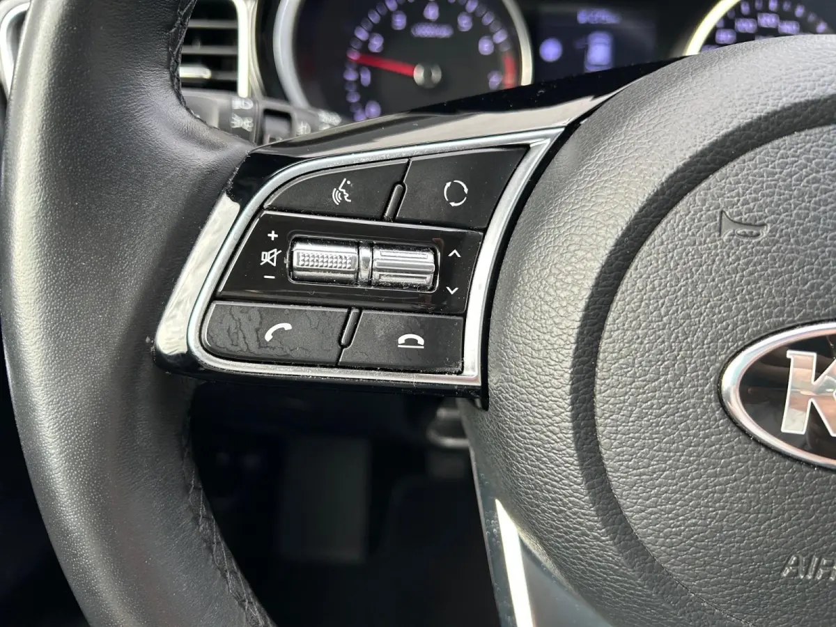 1.0 T-GDi DynamicPlusLine | Apple Carplay / Android Auto | Navigatiesyteem | Parkeersensoren + Camera Achter | Licht + Regensensor | Stoel + Stuurverwarming | Cruise Control | Climate Contro