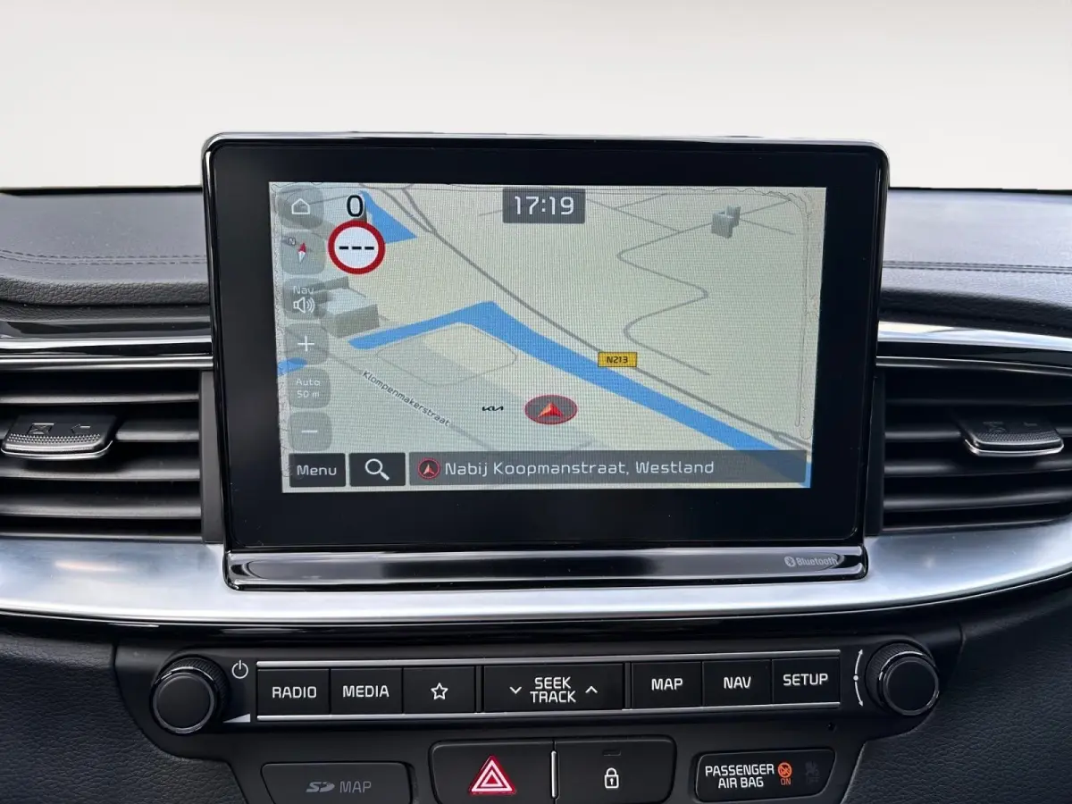 1.0 T-GDi DynamicPlusLine | Apple Carplay / Android Auto | Navigatiesyteem | Parkeersensoren + Camera Achter | Licht + Regensensor | Stoel + Stuurverwarming | Cruise Control | Climate Contro