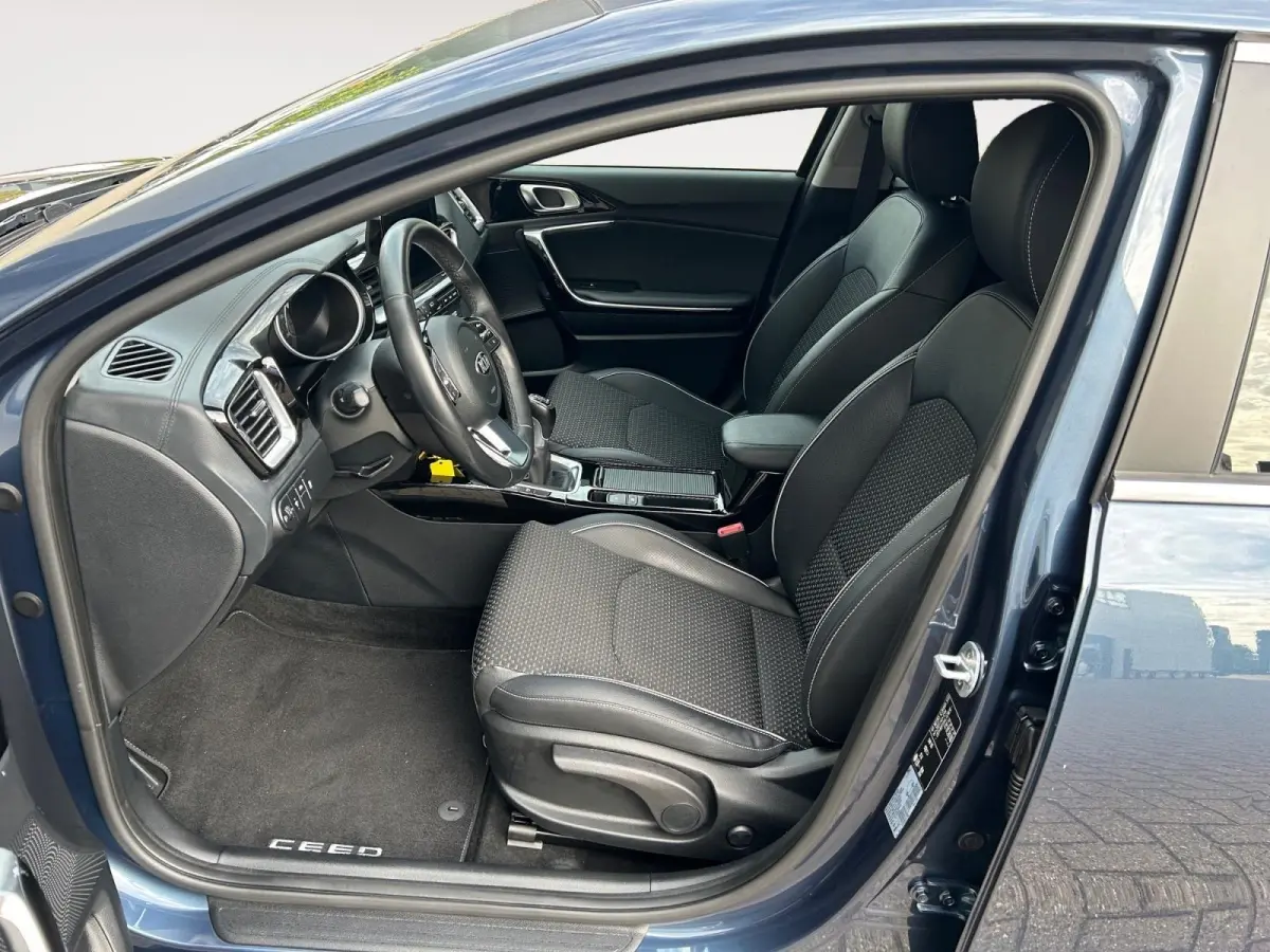 1.0 T-GDi DynamicPlusLine | Apple Carplay / Android Auto | Navigatiesyteem | Parkeersensoren + Camera Achter | Licht + Regensensor | Stoel + Stuurverwarming | Cruise Control | Climate Contro