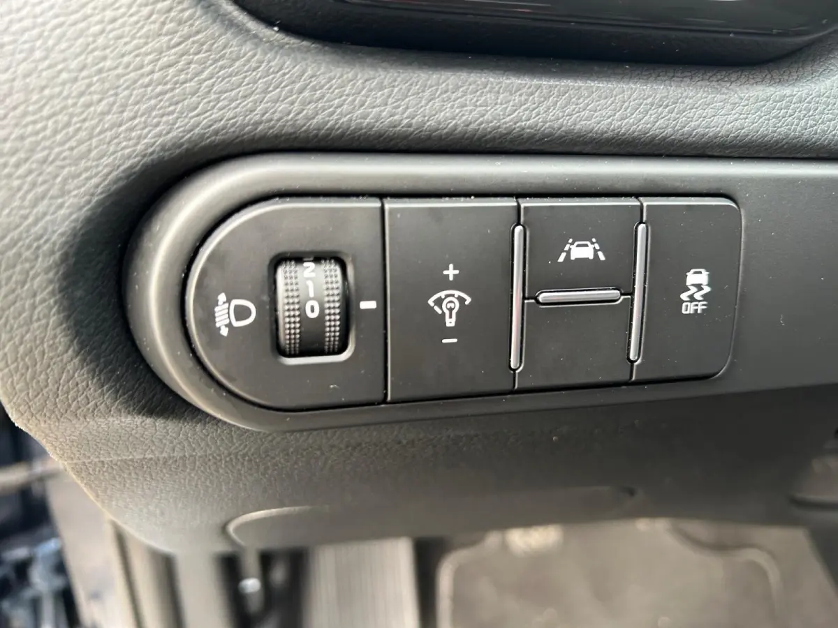 1.0 T-GDi DynamicPlusLine | Apple Carplay / Android Auto | Navigatiesyteem | Parkeersensoren + Camera Achter | Licht + Regensensor | Stoel + Stuurverwarming | Cruise Control | Climate Contro