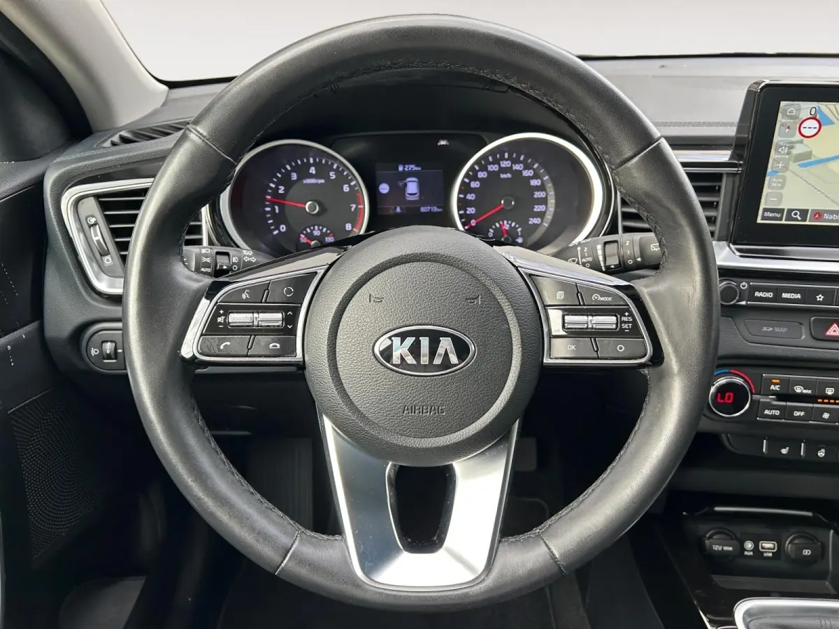 1.0 T-GDi DynamicPlusLine | Apple Carplay / Android Auto | Navigatiesyteem | Parkeersensoren + Camera Achter | Licht + Regensensor | Stoel + Stuurverwarming | Cruise Control | Climate Contro