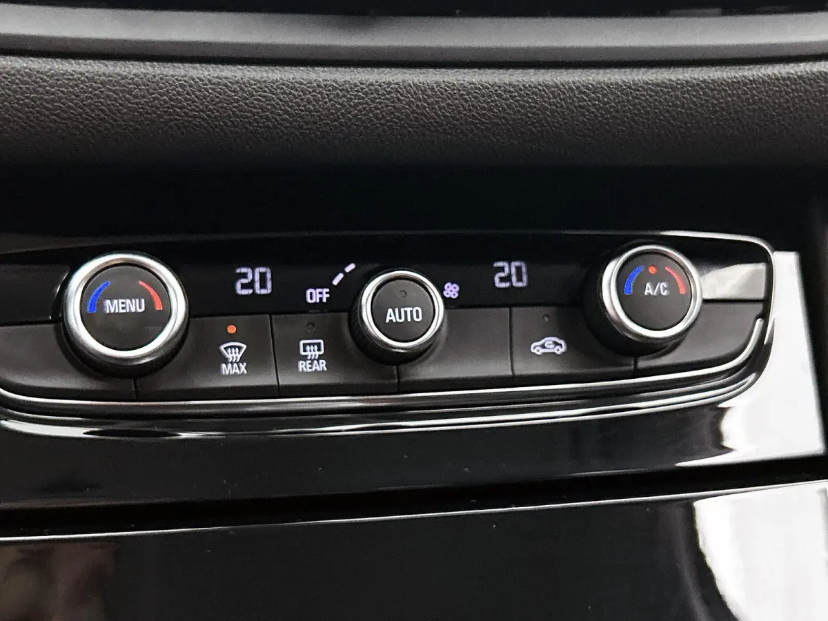 1.6 225pk Plug-In Hybrid GS Automaat | Accu 98% | Camera |  Elektrische Klep | Dodehoekdetectie | Adaptieve Cruise Control | Stoel-/Stuurverwarming | 18"LMV | LED | Apple Carplay/Android Aut