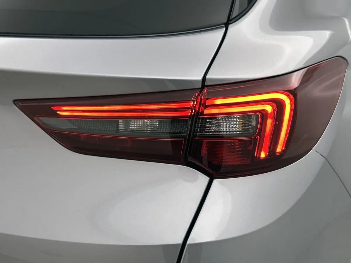 1.6 225pk Plug-In Hybrid GS Automaat | Accu 98% | Camera |  Elektrische Klep | Dodehoekdetectie | Adaptieve Cruise Control | Stoel-/Stuurverwarming | 18"LMV | LED | Apple Carplay/Android Aut