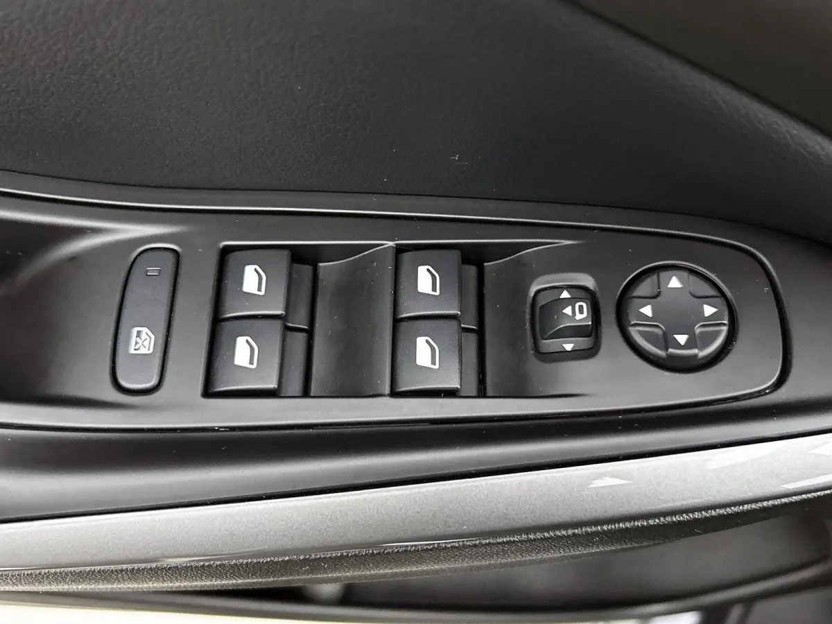 1.6 225pk Plug-In Hybrid GS Automaat | Accu 98% | Camera |  Elektrische Klep | Dodehoekdetectie | Adaptieve Cruise Control | Stoel-/Stuurverwarming | 18"LMV | LED | Apple Carplay/Android Aut