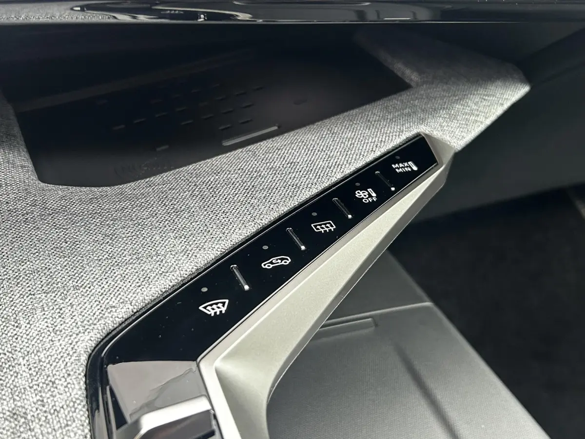 1.2 Hybrid 145 GT | Panoramisch schuifdak | 360 Camera | Adaptieve Cruise Control | Navigatie | Apple Carplay/Android Auto