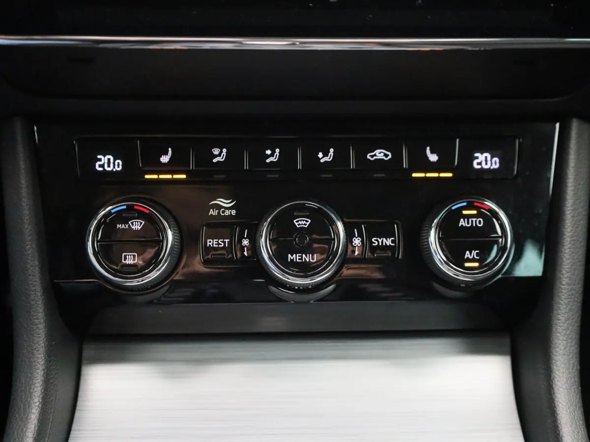 2.0 TDI Business Edition | ACC | Trekhaak | Achteruitrijcamera | Stoelverwarming | Elektr. Stoelbediening | Appel Carplay/Android Auto | Virtual Cockpit |