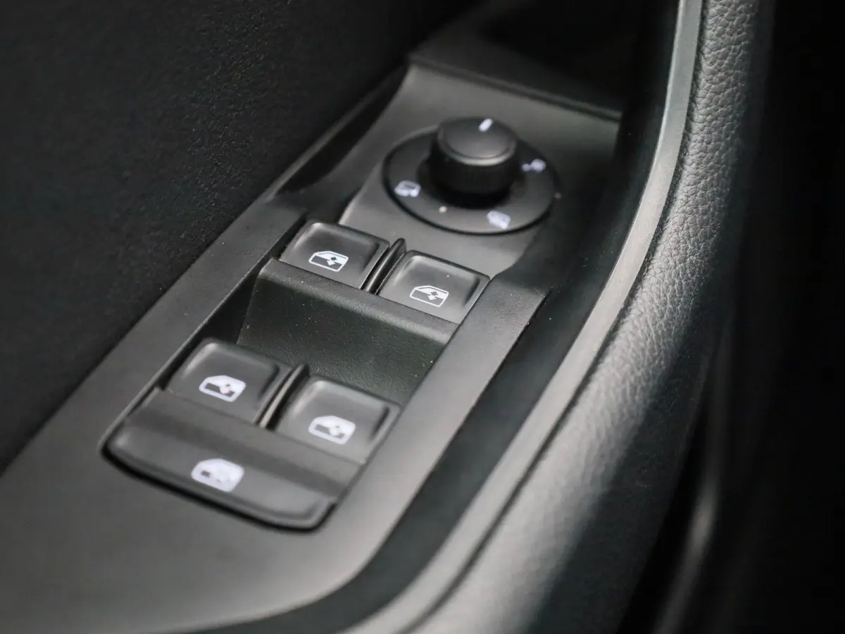 2.0 TDI Business Edition | ACC | Trekhaak | Achteruitrijcamera | Stoelverwarming | Elektr. Stoelbediening | Appel Carplay/Android Auto | Virtual Cockpit |
