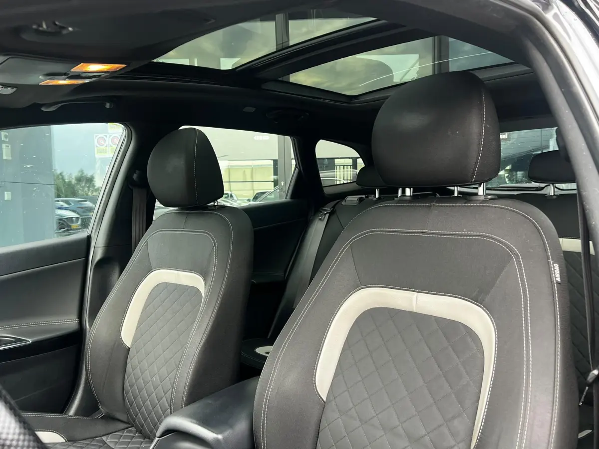 cee'd 1.0 T-GDi GT-Line Summer Edition | PANO | Stoel + Stuurverwarming | Achteruitrijcamera | Apple Carplay/Android Auto | Climate Control |