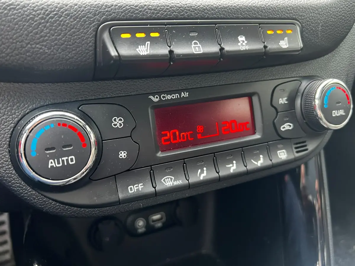 cee'd 1.0 T-GDi GT-Line Summer Edition | PANO | Stoel + Stuurverwarming | Achteruitrijcamera | Apple Carplay/Android Auto | Climate Control |