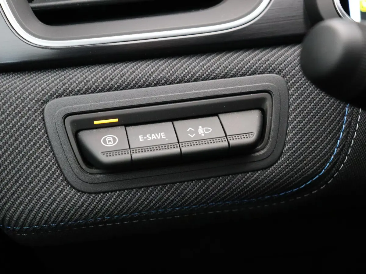 1.6 Full hybrid 145 E-Tech Esprit Alpine | Schuif Kantel Dak | Harman Kardon | Google Maps Navigatie | Dodehoek Detectie |