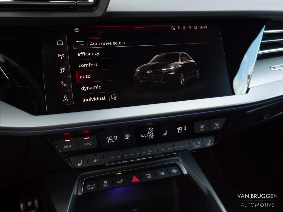 TFSI e S-Line Pano Massage 360 Head-Up SONOS BTW