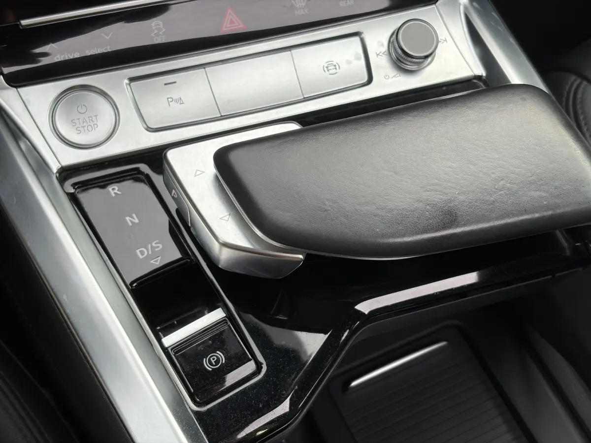 e-tron 50 quattro Launch edition plus 71 kWh ✓SOH 87.83%✓Pano✓Stolverw✓Keyless✓Leder✓Virtual Cockpit✓Carplay✓Navi✓Clima✓Cruise✓Pdc V+A✓Rijstrooksensor✓19" Lm velgen