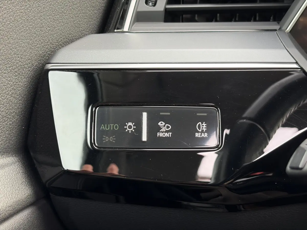 e-tron 50 quattro Launch edition plus 71 kWh ✓SOH 87.83%✓Pano✓Stolverw✓Keyless✓Leder✓Virtual Cockpit✓Carplay✓Navi✓Clima✓Cruise✓Pdc V+A✓Rijstrooksensor✓19" Lm velgen