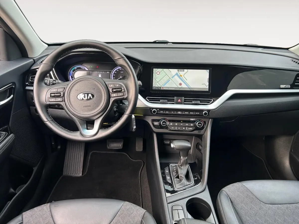 1.6 GDi Hybrid DynamicLine | Apple Carplay / Android Auto | Navigariesysteem | Licht + Regensensor | Parkeersensoren + Camera Achter | Cruise Control Adaptief | Rijstrooksensor + Correctie