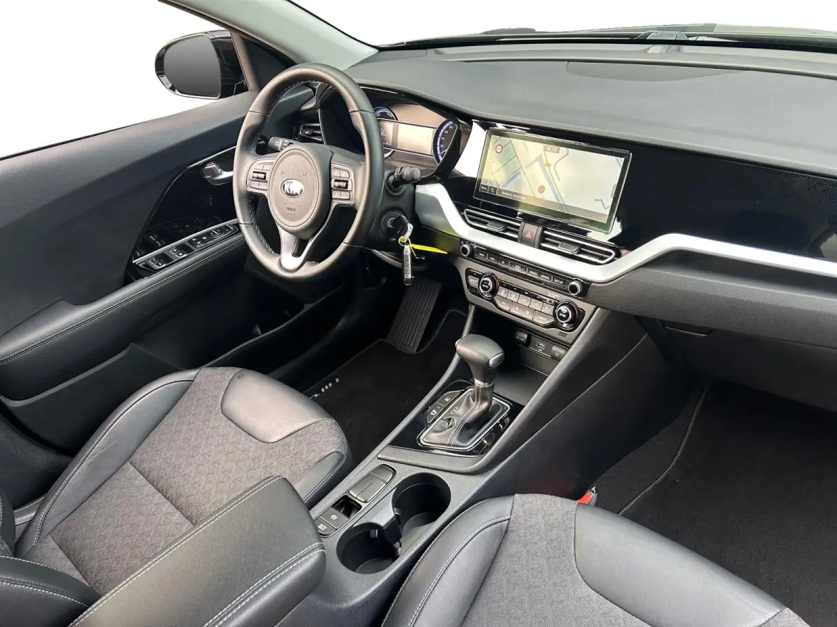 1.6 GDi Hybrid DynamicLine | Apple Carplay / Android Auto | Navigariesysteem | Licht + Regensensor | Parkeersensoren + Camera Achter | Cruise Control Adaptief | Rijstrooksensor + Correctie