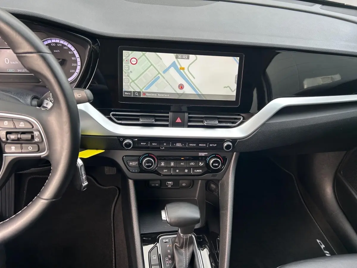 1.6 GDi Hybrid DynamicLine | Apple Carplay / Android Auto | Navigariesysteem | Licht + Regensensor | Parkeersensoren + Camera Achter | Cruise Control Adaptief | Rijstrooksensor + Correctie