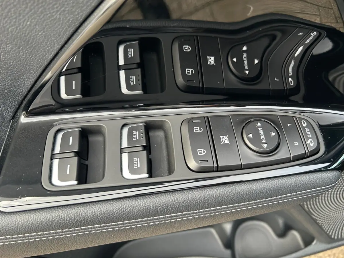 1.6 GDi Hybrid DynamicLine | Apple Carplay / Android Auto | Navigariesysteem | Licht + Regensensor | Parkeersensoren + Camera Achter | Cruise Control Adaptief | Rijstrooksensor + Correctie