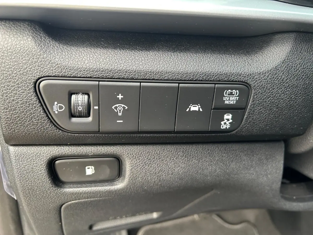 1.6 GDi Hybrid DynamicLine | Apple Carplay / Android Auto | Navigariesysteem | Licht + Regensensor | Parkeersensoren + Camera Achter | Cruise Control Adaptief | Rijstrooksensor + Correctie