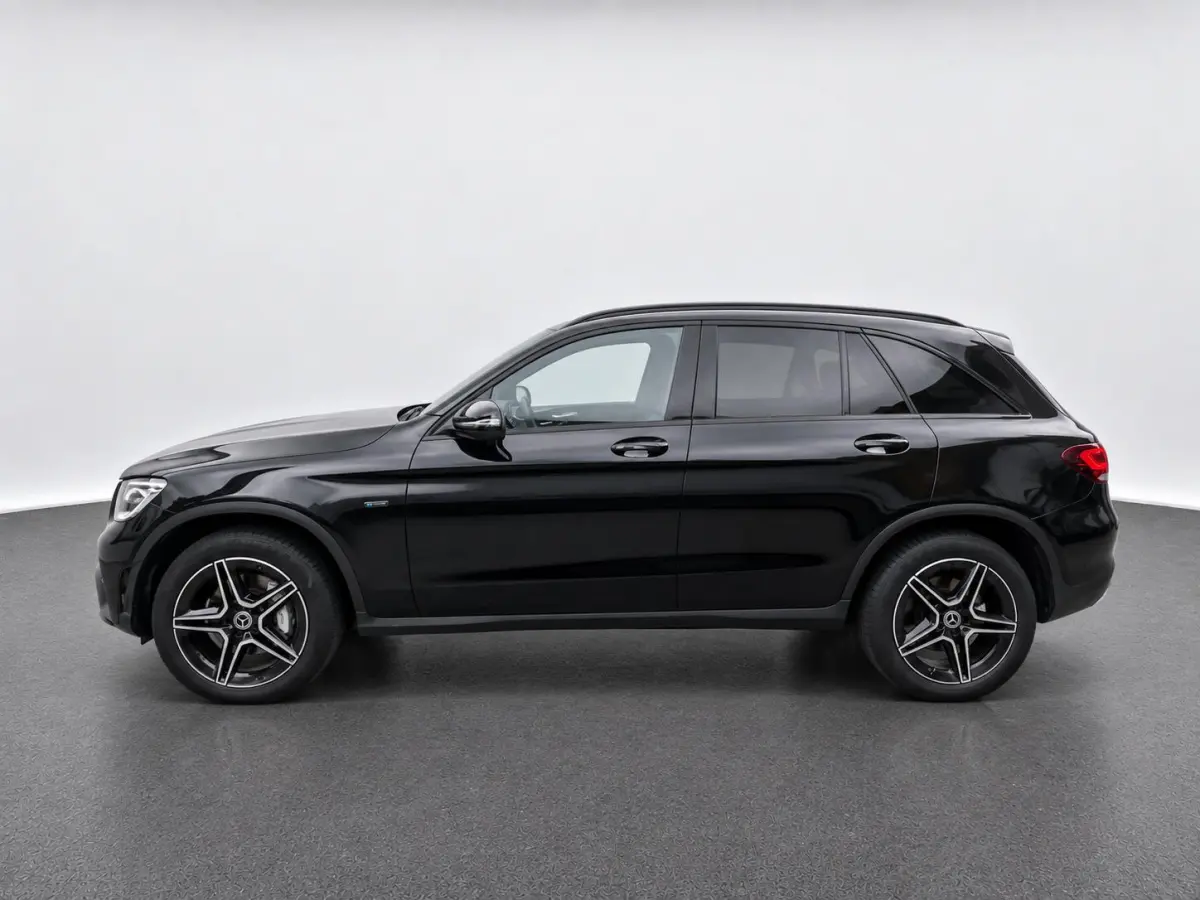 4MATIC Business Solution AMG Navigatie Apple CarPlay Android Auto 360° camera Parkeerhulp Cruise Control Full Led Stoelverwarming Elektrische achterklep Climate Control Lichtmetalen velgen