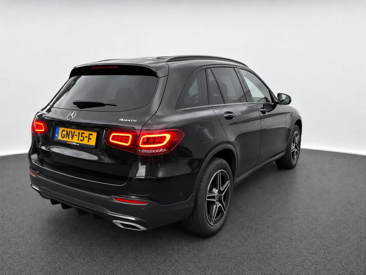4MATIC Business Solution AMG Navigatie Apple CarPlay Android Auto 360° camera Parkeerhulp Cruise Control Full Led Stoelverwarming Elektrische achterklep Climate Control Lichtmetalen velgen